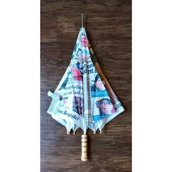 Newspaper Print Umbrella With Articles From The Des Moines Register 2009 - Picture 1 of 3